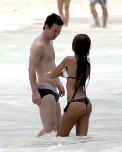 Messi-and-Antonella-Roccuzzo-369x460