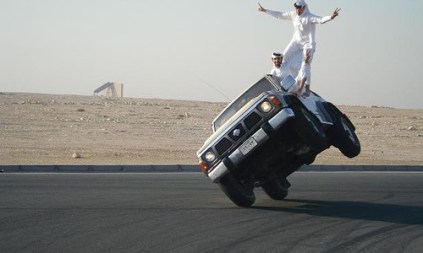 arab_car_surfing-500x300
