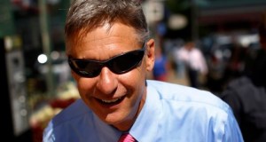 johnson-happy-750x400